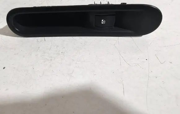 Renault Espace - Grand espace IV Electric window control switch 31144M
