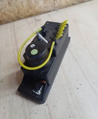 Mercedes-Benz E W210 Central locking vacuum pump 0132006338 2108000048