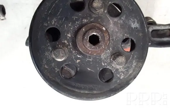 Renault Scenic I Power steering pump 7700105710