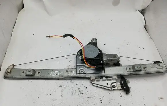 Suzuki Grand Vitara II Front door window regulator with motor 8343065J00 2621003520