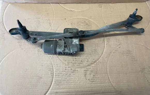 Mazda 3 I Front wiper linkage and motor 4M5117508AA 4M5117508