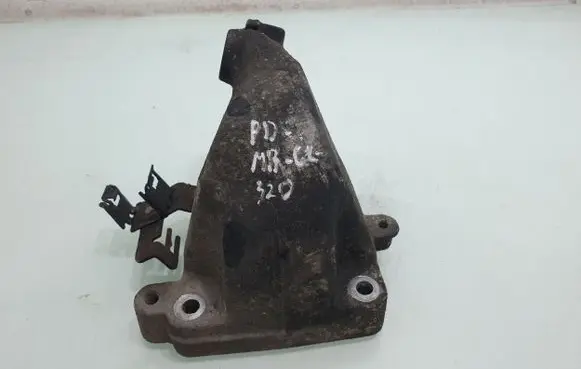 Mercedes-Benz GL X164 Engine mounting bracket A6422235204