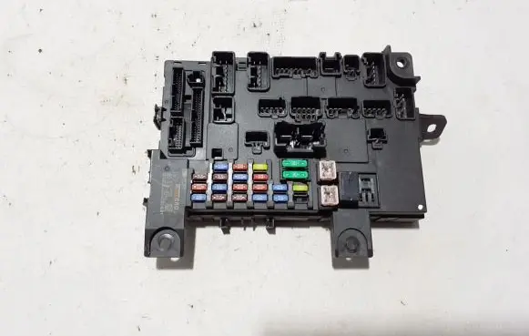 Mitsubishi Outlander Fuse module 8637B680