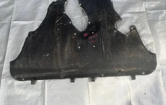Jeep Cherokee Engine splash shield/under tray