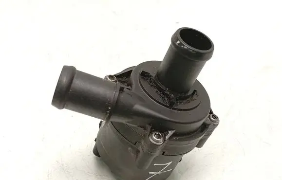 Volkswagen PASSAT B8 Electric auxiliary coolant/water pump 5Q0965567J