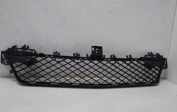 Mercedes-Benz C W204 Front bumper lower grill A2048851324 2048851324