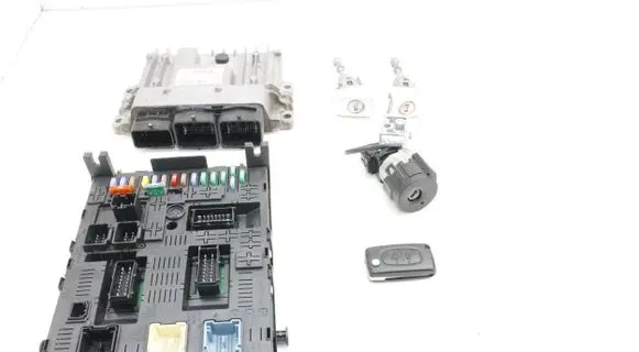 Peugeot RCZ Engine ECU kit and lock set 9667082380 9666912580