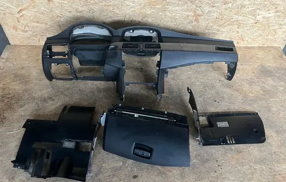 BMW 5 E60 E61 Dashboard