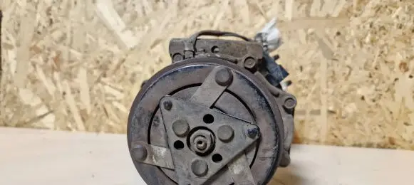 Volvo V70 Air conditioning (A/C) compressor (pump) 31369699