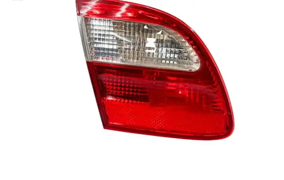 Tailgate rear/tail lights