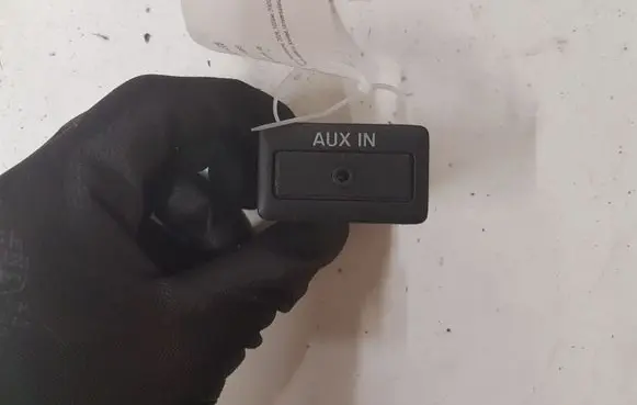 Mazda 6 AUX in-socket connector TD1166DFX5700 80530A