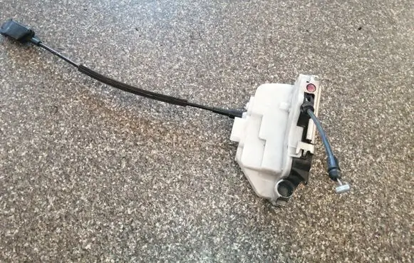 Renault Laguna II Front door lock 000662