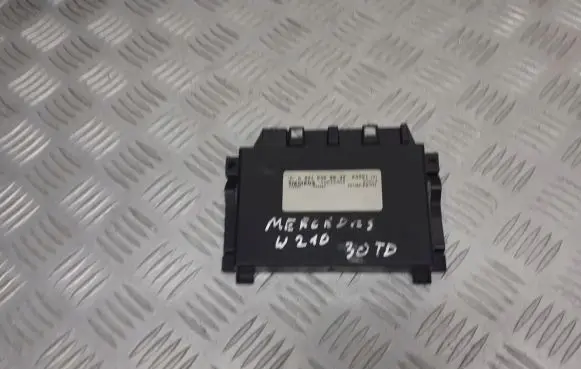 Mercedes-Benz E W210 Engine control unit/module A0215450832