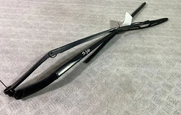 Hyundai Santa Fe Front wiper blade arm