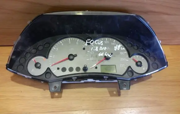 Ford Focus Speedometer (instrument cluster) 98AP10841BC 44ZU115