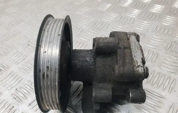 Audi A4 S4 B6 8E 8H Power steering pump