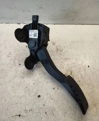 Ford Mustang VI Accelerator throttle pedal CR339F836BB E1617U0216 1611B0807