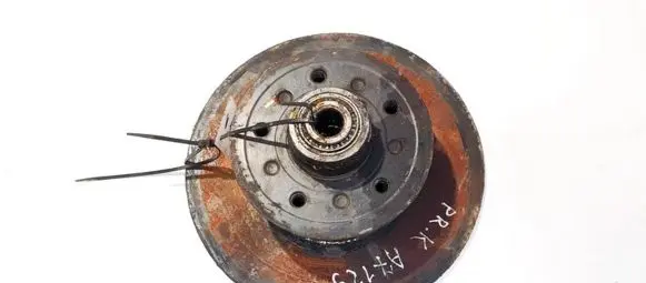 Mercedes-Benz W123 Front brake disc neventiliuojamas
