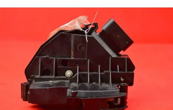 Ford Fiesta Front door lock 8A6A-A21812-BJ