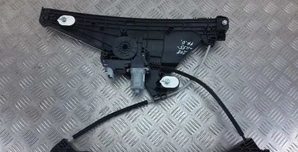 Peugeot 208 Front door window regulator with motor 9829043380 156173911 9829042980