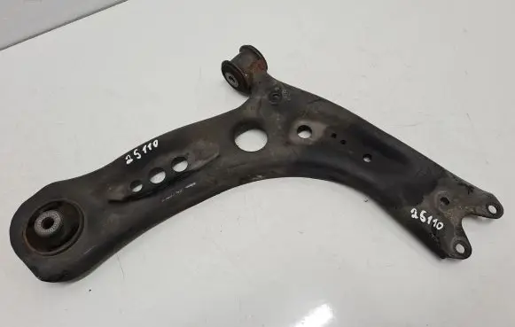 Volkswagen Golf VII Front lower control arm/wishbone