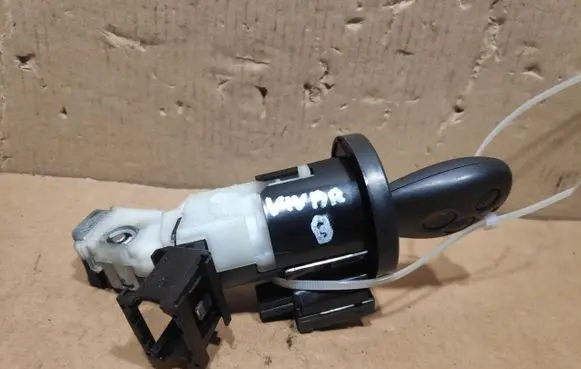 Opel Vivaro Ignition lock 285910001R