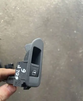 Volkswagen Golf VI Electric window control switch 7L6959855 6E0917301