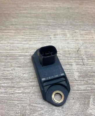 Mercedes-Benz S W220 Airbag deployment crash/impact sensor 0025426918