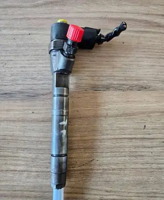 Mercedes-Benz E W210 Fuel injector 0445110035