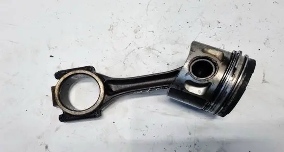 Volkswagen Touran I Piston with connecting rod 