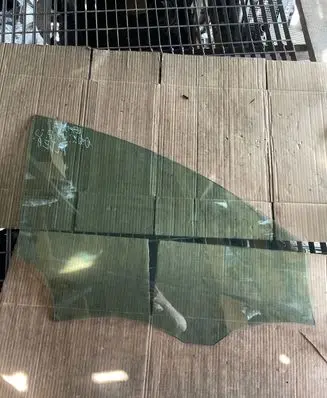 Seat Altea Front door window glass four-door