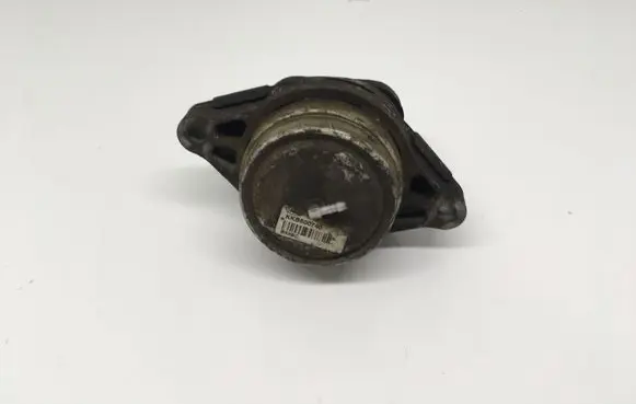 Land Rover Range Rover L322 Engine mount bracket KKB500740