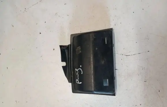 Volvo V50 Glove box central console 8687478 3865