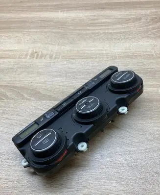 Volkswagen Touran I Climate control unit 74641471