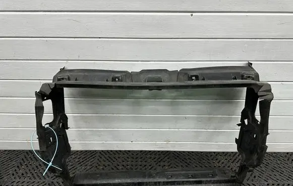 BMW 7 G11 G12 Radiator trim 7475263 74850613