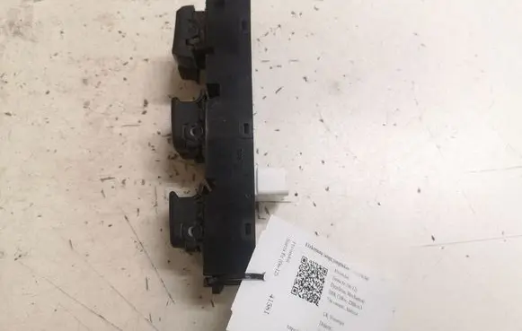 Hyundai Santa Fe Electric window control switch 371495