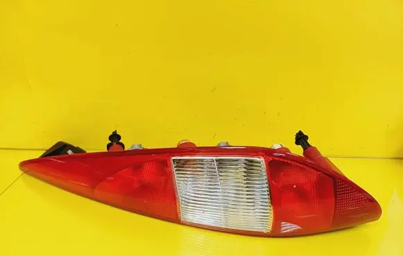Ford Mondeo Mk III Rear/tail lights 1S71-13404-C