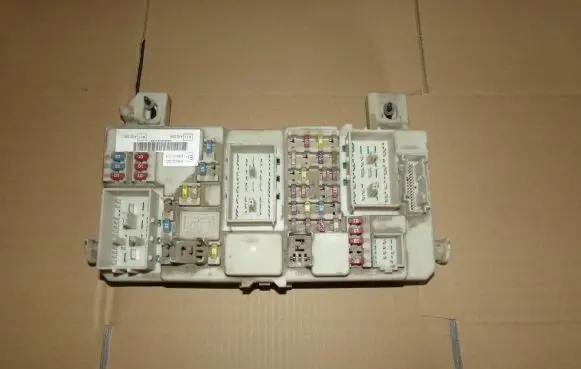 Ford Focus Fuse module 7m5t14a073bb