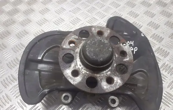 Mercedes-Benz C W204 Front wheel bearing hub A2044202644