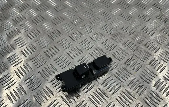 Hyundai Tucson TL Electric window control switch 93580D3010