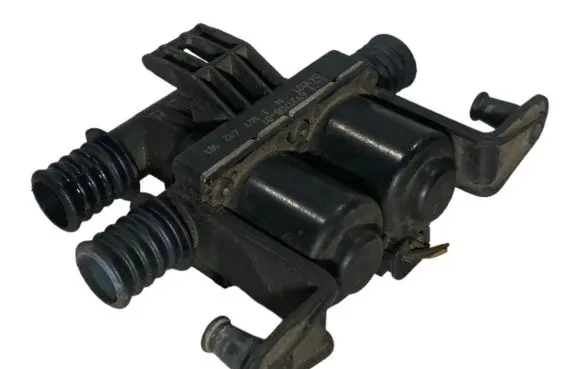 BMW 5 E60 E61 Coolant heater control valve 6931708 64116931708