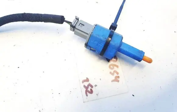 Renault Scenic III - Grand scenic III Brake pedal sensor switch