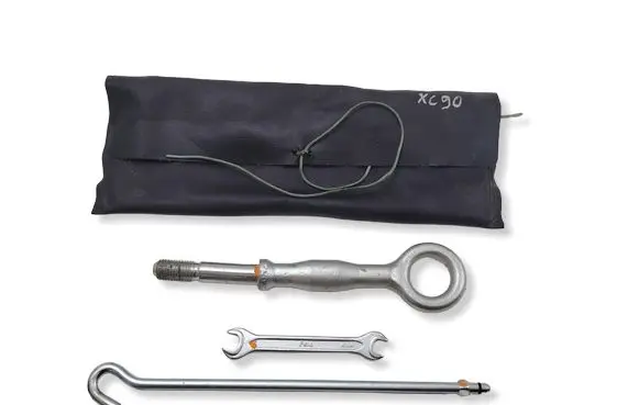 Volvo XC90 Tool set 