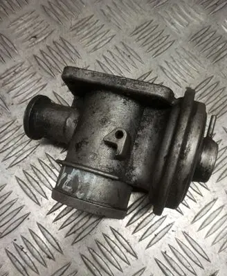 BMW 5 E39 EGR valve 72252200 99T0612248717