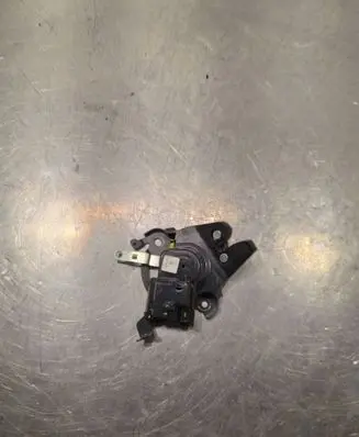Loading door lock