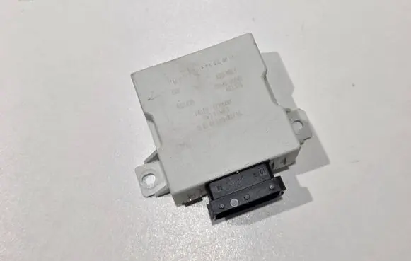 Toyota Avensis T250 Window wiper relay 8594005040
