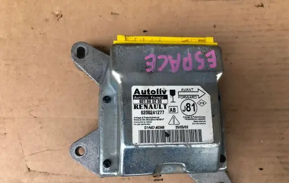 Renault Espace IV Airbag control unit/module 8200241277