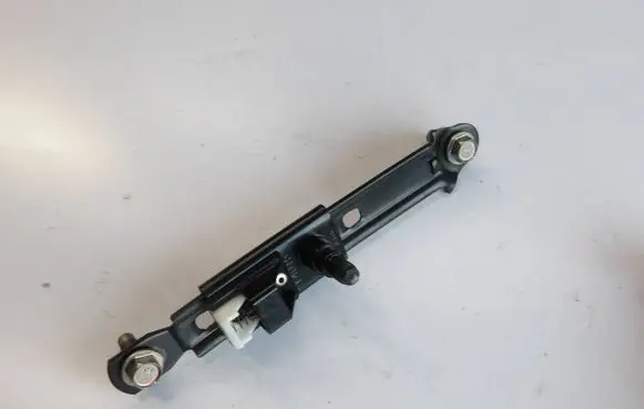 Nissan Qashqai Seat belt adjustment rail 
