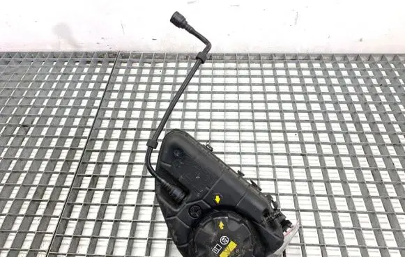 BMW 5 G30 G31 G38 Coolant expansion tank/reservoir 9884859