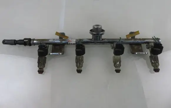 Fuel main line pipe